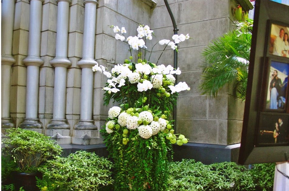 Serafien Perangkai Bunga Liturgis Aneka Dekorasi  Bunga