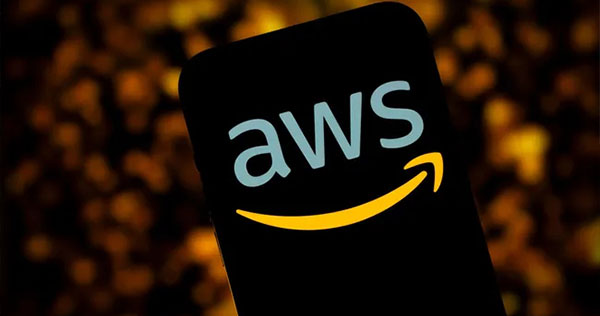 Un ex empleado de AWS acusa a Amazon de alentar el despido silencioso