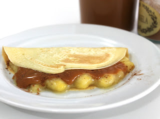 Receitinha da mamãe: Panqueca americana doce com calde de banana