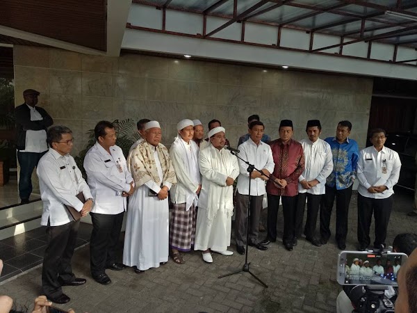 VIDEO: Pernyataan Resmi Habib Rizieq dan Ust. Bachtiar Nasir di Kediaman Wiranto Terkait Aksi 112