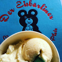 Beim Eisbärliner gibt es solides Eis - lecker ist die Sorte Grieß