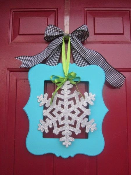 http://www.bluecricketdesign.net/2011/12/new-door-frame-wreath-and-a-cut-it-out-giveaway.html