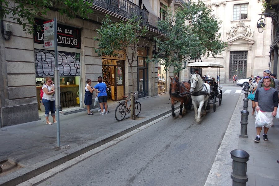 バルセロナ中央郵便局（Correos Central Barcelona）