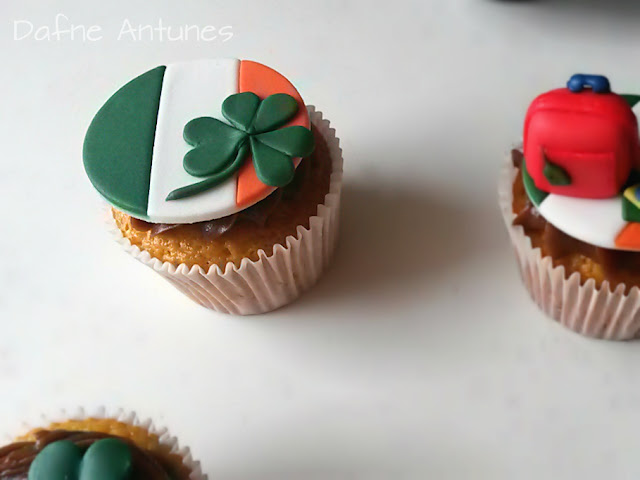 Cupcakes da Irlanda trevo, bandeira e mala - Irealand cupcakes - irish