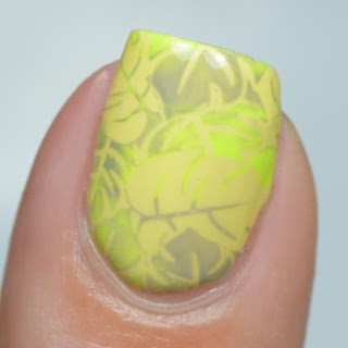 monstera nail art