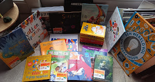 Uitstalling van kinderzwerfboeken