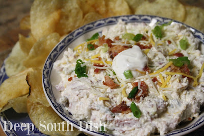 All the flavors you love with a loaded baked potato, in a dip! Serve with sturdy potato chips or crispy waffle fries.