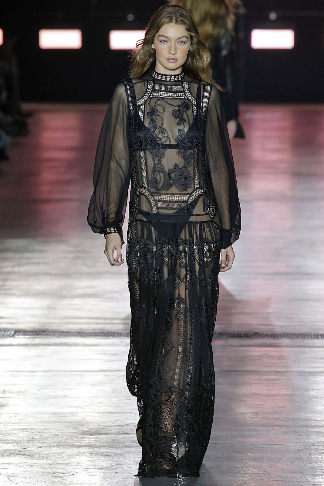 Gigi Hadid – Milan Fashion Week
