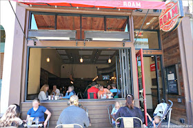 Terraza en Roam Artisan Burgers en San Francisco