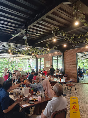 Menikmati Pizza Kayu Bakar di Kedai Kita Taman Budaya Sentul, Bogor