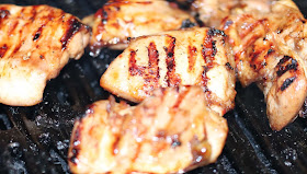 grill-boneless-chicken-breast-charcoal-grill-without-drying-out