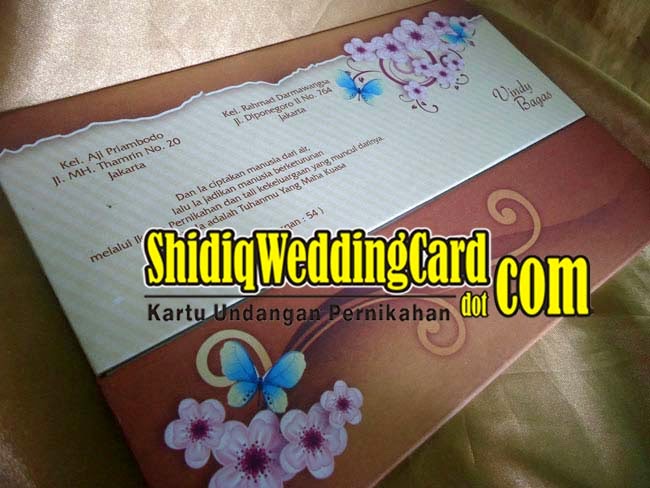 http://www.shidiqweddingcard.com/2015/02/hardcover-27.html