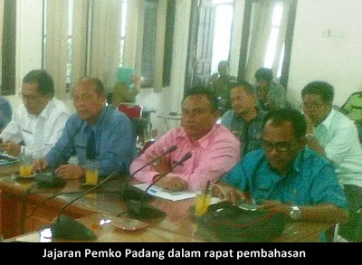 Pembahasan Terget Pendapatan Pada Dinas Pasar Berlangsung Alot