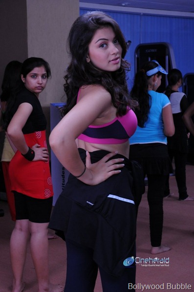 Hansika Motwani in sports bra (6)