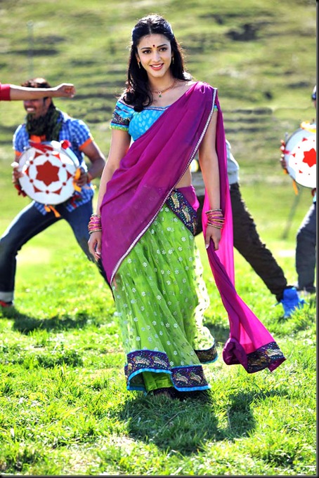 Shruti-Hassan-Gabbar-Singh-Hot-Photos-1084
