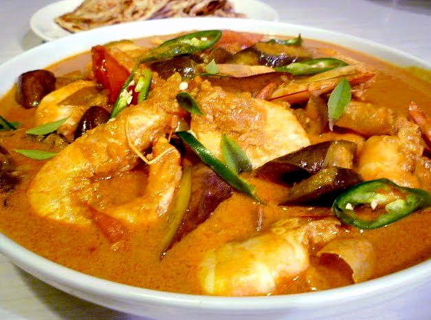 3 hungry tummies: Kari Udang Mamak, Mamak Style Prawn Curry