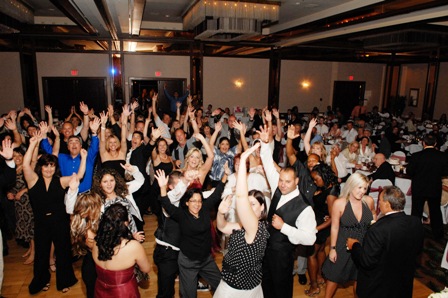 These are some trends and ideas about wedding reception entertainment