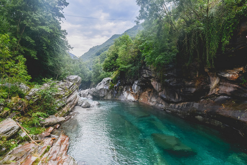 verzasca river, verzasca switzerland, ticino river, verzasca, clearest river in the world, lavertezzo, switzerland swimming, super clear water, cleanest natural water in the world, places with clear water, clearest waters in the world, most beautiful water in the world, clearest water,