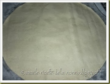 Crostatine di pastasfoglia con mele e marmellata di prugne (1)