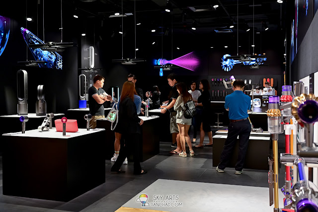 Dyson Demo Store in Johor Bahru - Mid Valley Southkey Malaysia - Interior Shot by TianChad