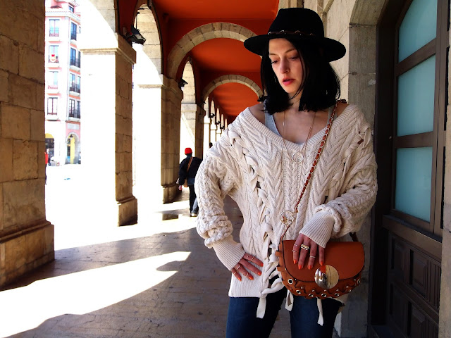 fashion, moda, look, outfit, blog, blogger, walking, penny, lane, streetstyle, style, estilo, trendy, rock, boho, chic, cool, casual, ropa, cloth, garment, inspiration, fashionblogger, art, photo, photograph, Avilés, oviedo, gijón, sweater, jersey, zara, bolso, bag,