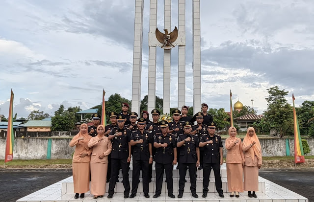 Sambut hari Pengayoman ke-79, Kakanwil Kemenkumham Kepri Pimpin Upacara Tabur Bunga dan Ziarah