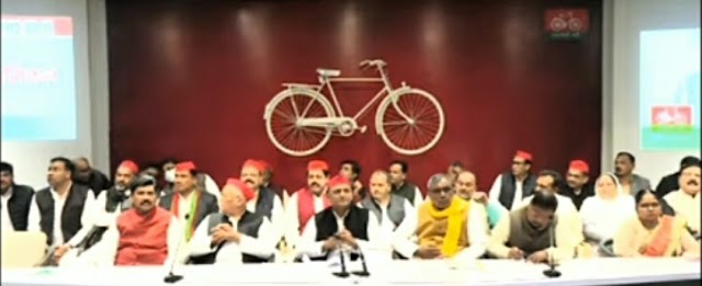 जिला गौतम बुद्ध नगर के 25 प्रमुख नेताओं ने लखनऊ में समाजवादी पार्टी की सदस्यता की ग्रहण।