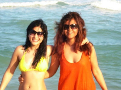 Ayesha Omer and Maria Wasti in sexy dress on beach