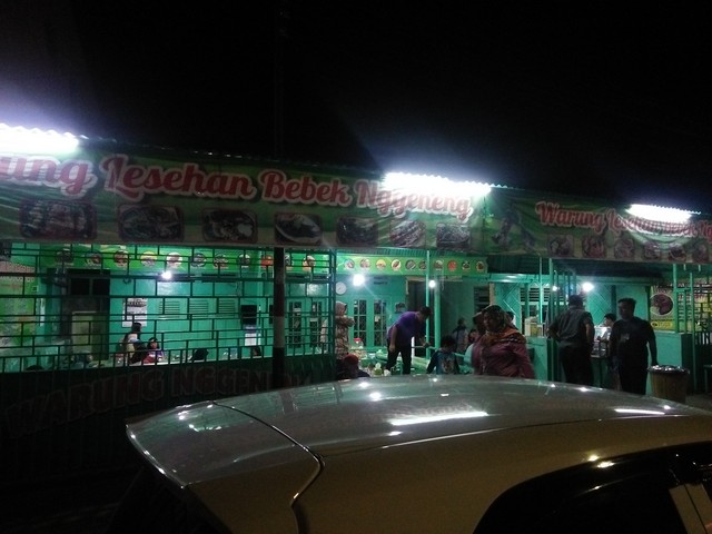 Tampak depan lokasi Warung Nggeneng;Warung Nggeneng, Sensasi Kuliner Malam di Jombang;Kuliner Malam dan Lokasi Warung Nggeneng;