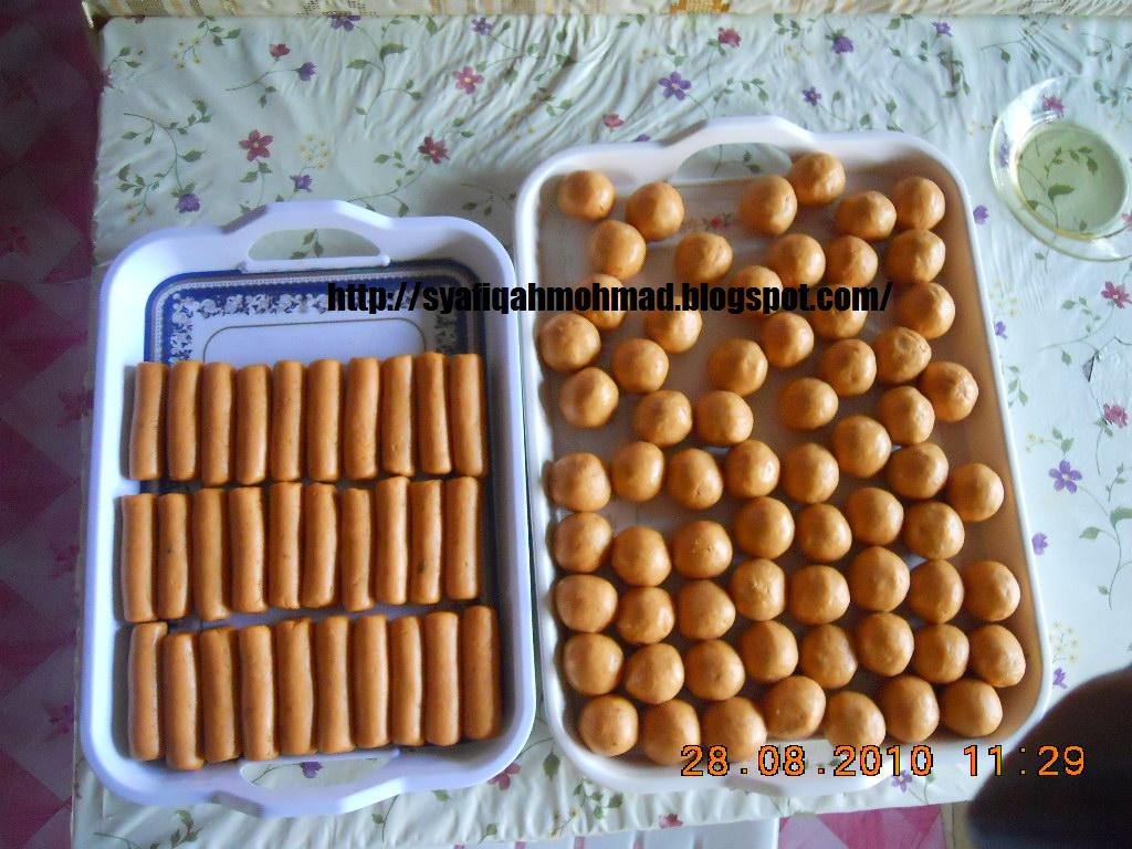 EQuRlz: Kuih!!!! Kuih!!!! Sape nak beli kuih!!!