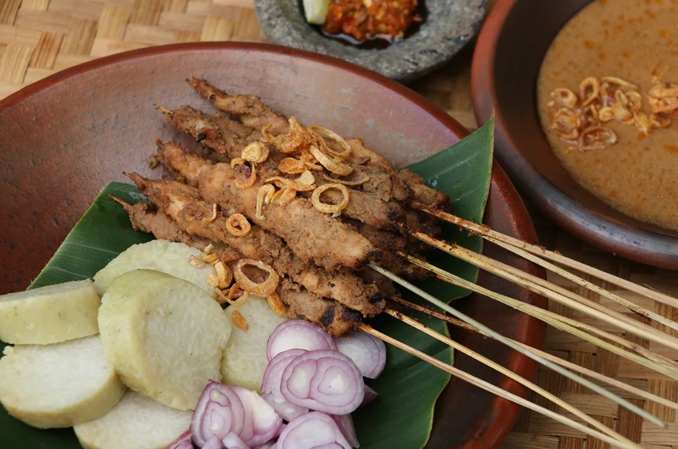 5 Authentic Indonesian Food Recipes that You Can try at Home, sate