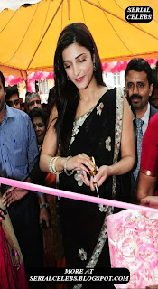 Shruti Hassan in black saree