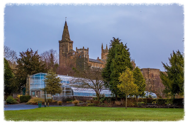 Pittencrieff Park