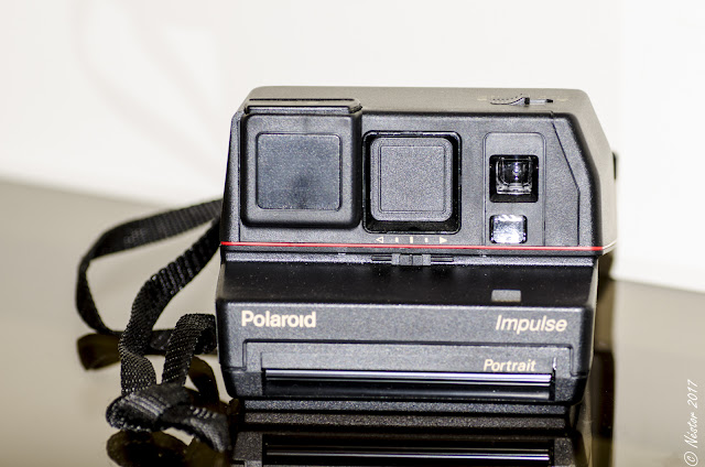 Polaroid Impulse Portrait (1988 – 1992) Utiliza película tipo 600