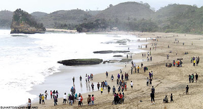 akcayatour, Pantai Bajul Mati, Travel Jogja Malang, Travel Malang  Jogja