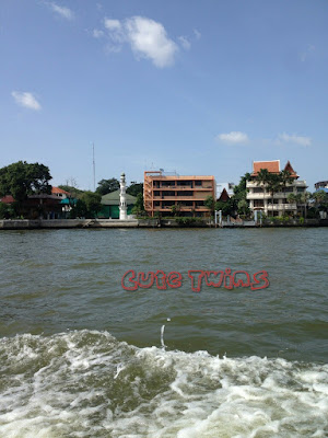 mengarungi chao phraya river