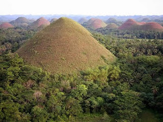 Chocolate+Hills 10 Keajaiban Alam yang Luar Biasa