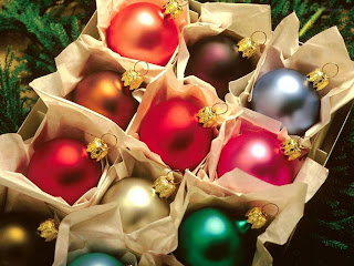 Christmas Balls wallpaper