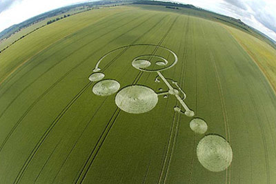 Desenhos em plantações, alienígenas, extraterrestres