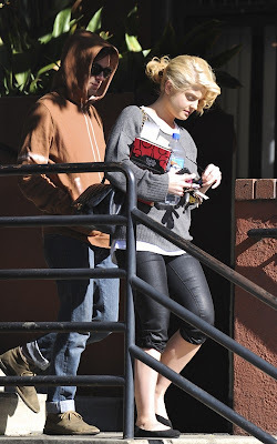 Kelly Osbourne out book shopping