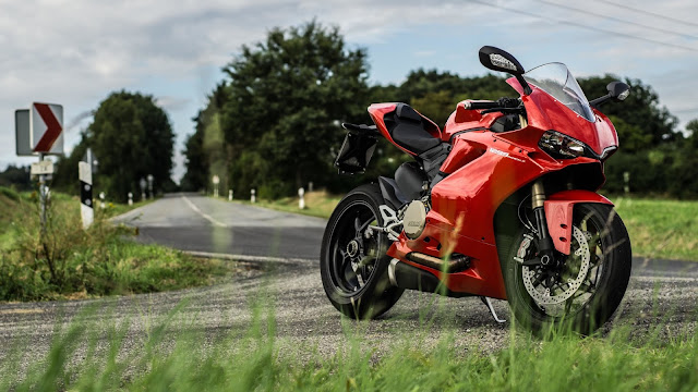 Red Ducati 1299 Panigale