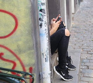 teen on phone