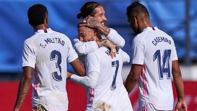 Real Madrid players celebrate Eden Hazard's goal