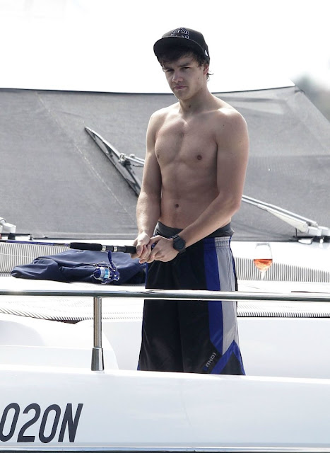 Liam Payne Shirtless