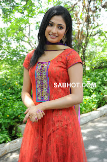 actress hari priya hd hot spicy  boobs n navel pics photos images23