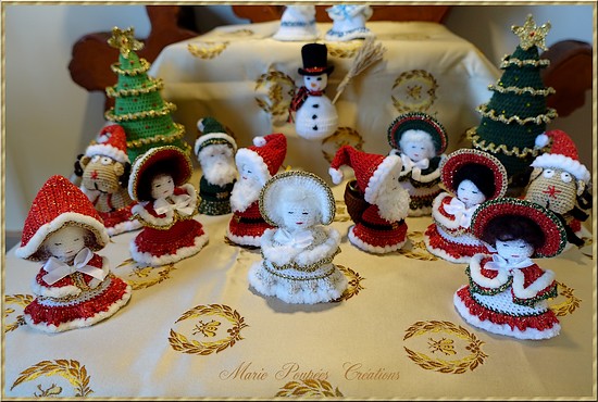 Poupées et figurines de Noël