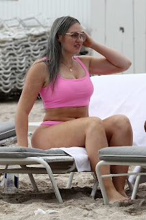 Iskra Lawrence in Pink Bikini at the Beach in Miami, Florida