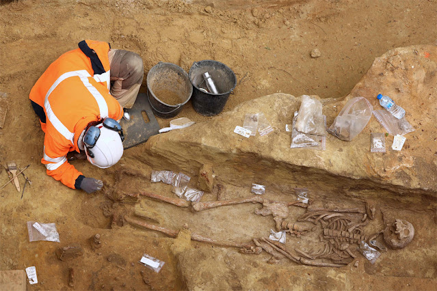Ανακαλύφθηκε αρχαία νεκρόπολη στην καρδιά του Παρισιού