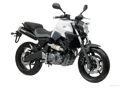 Yamaha MT-03 photo