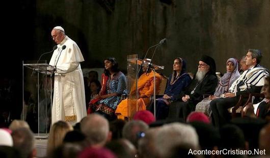 El Papa Francisco en oración ecuménica
